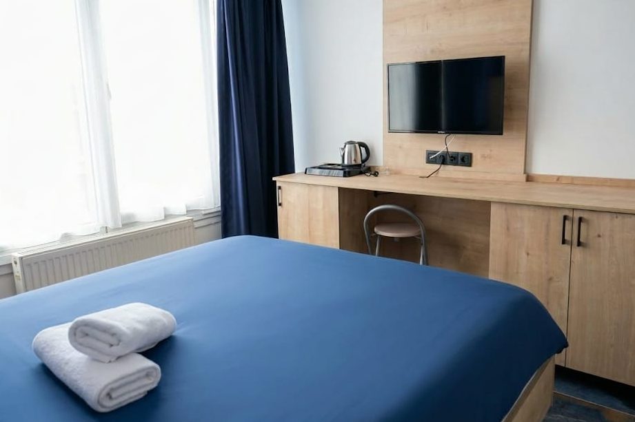 Demetevler apart daire, çalışma masalı oda