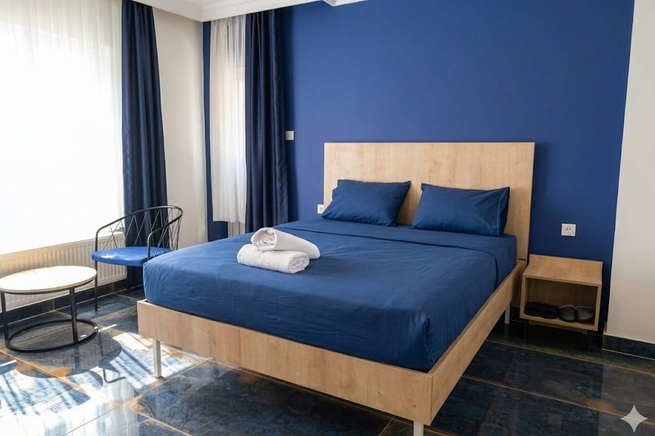 Demetevler günlük kiralık ev, geniş suit yatak odası